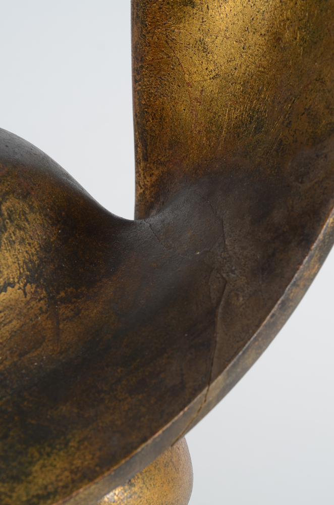 Emile Poetou — Detail of the visible crack