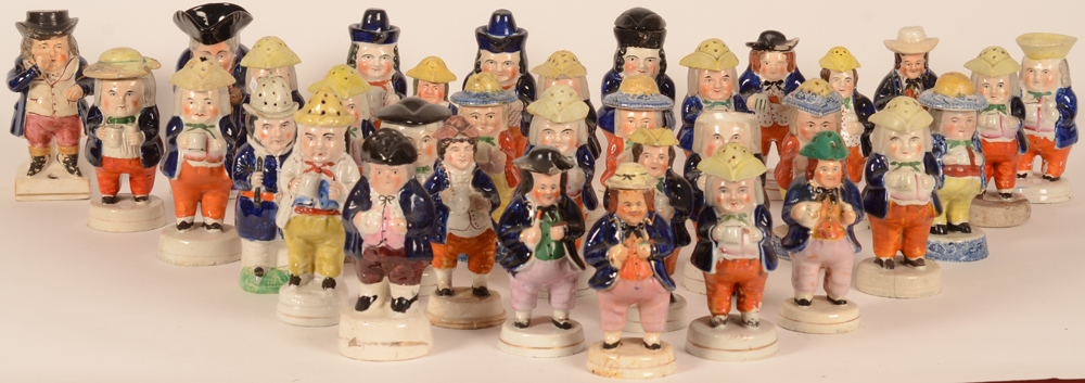 Staffordshire collection — Grande collection de 80 figurines en Staffordshire anglais, restaurations