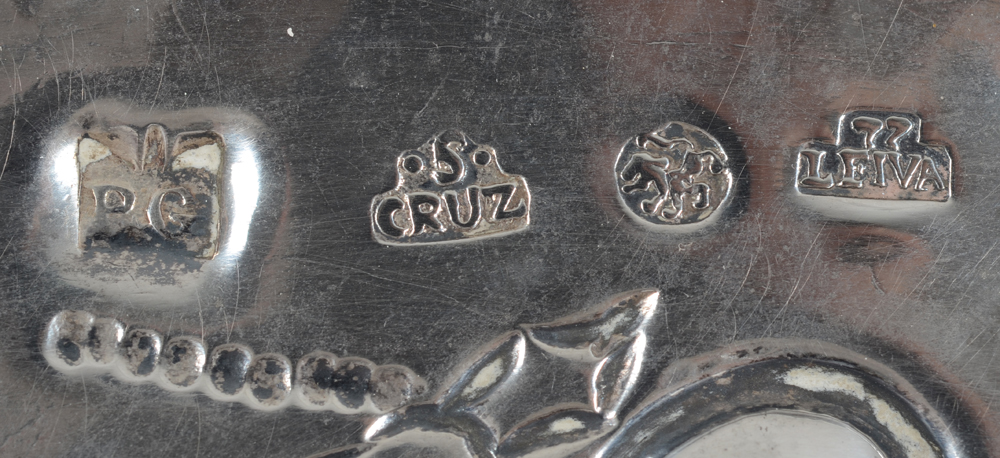 Antonio José Santa Cruz y Zaldúa (attributed to) — Marks on the front of the wall hanging