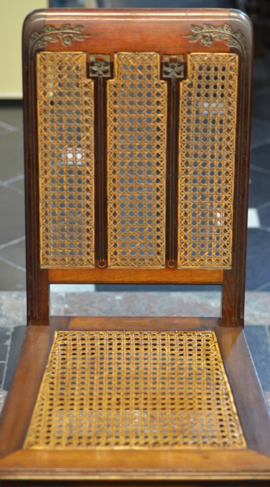 A set of 6 solid mahogany jugendstil chairs — Detail of the back