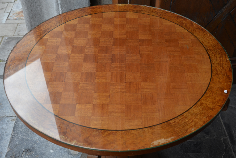 De Coene (Kortrijk) — Top of the table, protected by glass which it removable