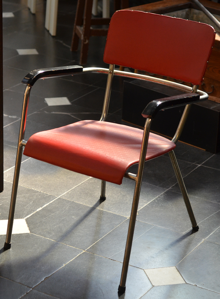 Torck — Rare fauteuil en metal avec accoudoirs en bois, probablement années 50-60