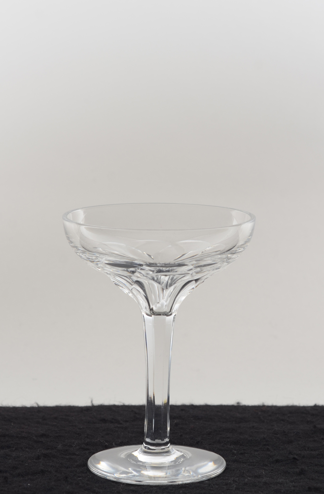 Val Saint-Lambert liquor coupe honeycomb pattern — Petite coupe à liqueur en cristal taille nid d'abeille