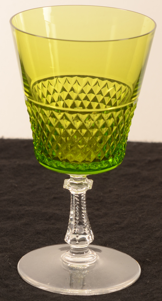 Val Saint-Lambert — Modèle Heidelberg, taille diamant (jambe dentelée), verre vin blanc, hauteur 132 mm