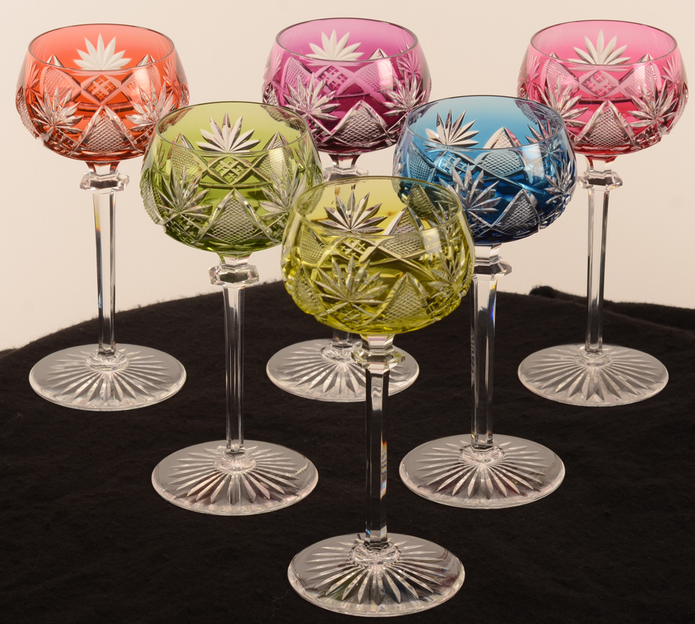 Val Saint-Lambert Berncastel coloured wine glasses — <p>Roemers coloriés en cristal taillé</p>