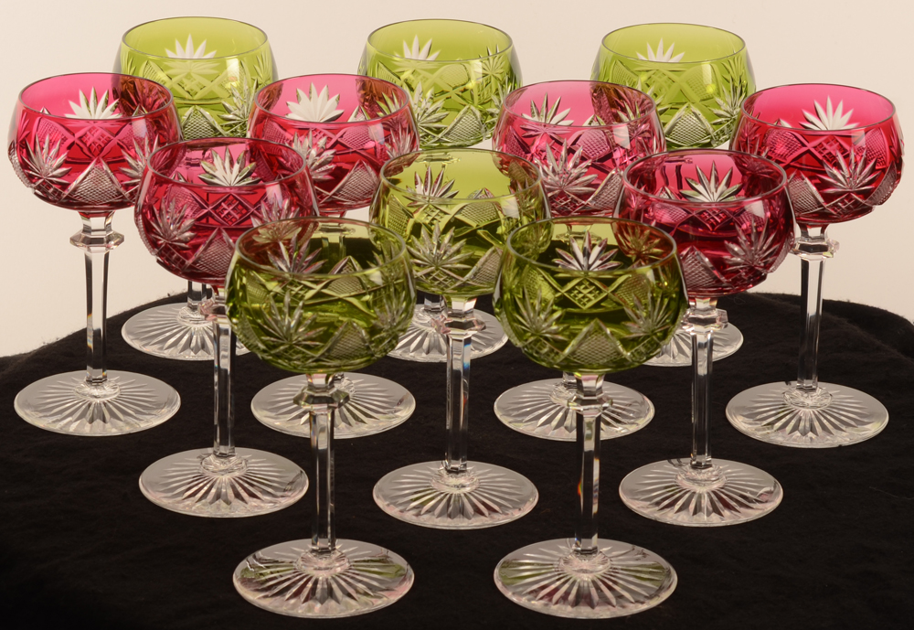 Val Saint-Lambert Berncastel set red/green — <p>Alternate view of the set of 12 wine glasses</p>