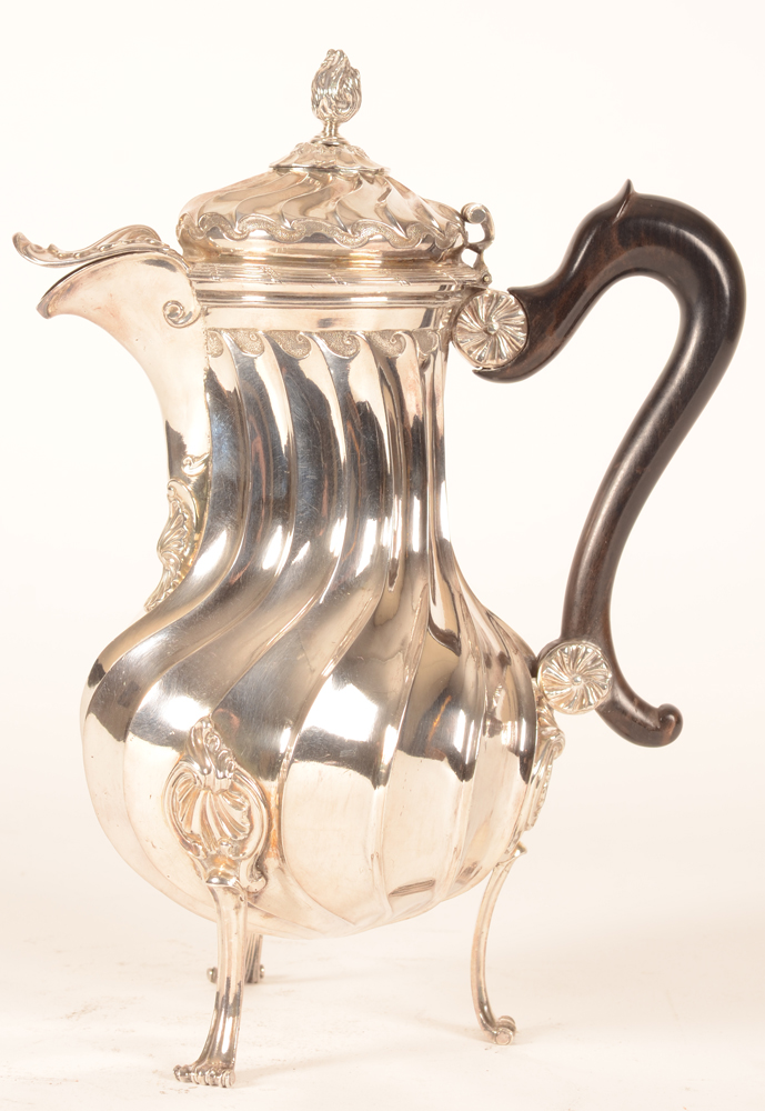 Valenciennes — L XVth silver chocolate pot, in very good condition