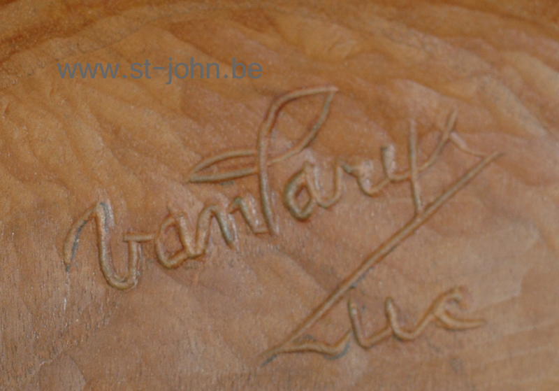Luc van Parys: detail of the signature on the bottom.