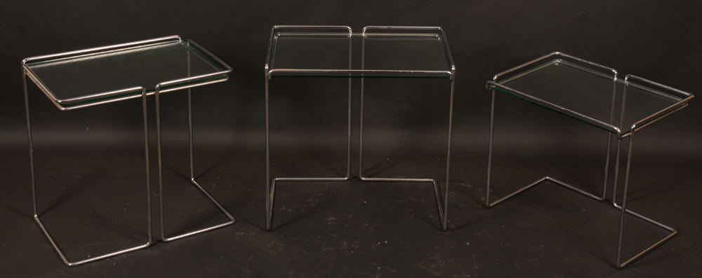 Vintage design side tables — The tables appart, left table showing back