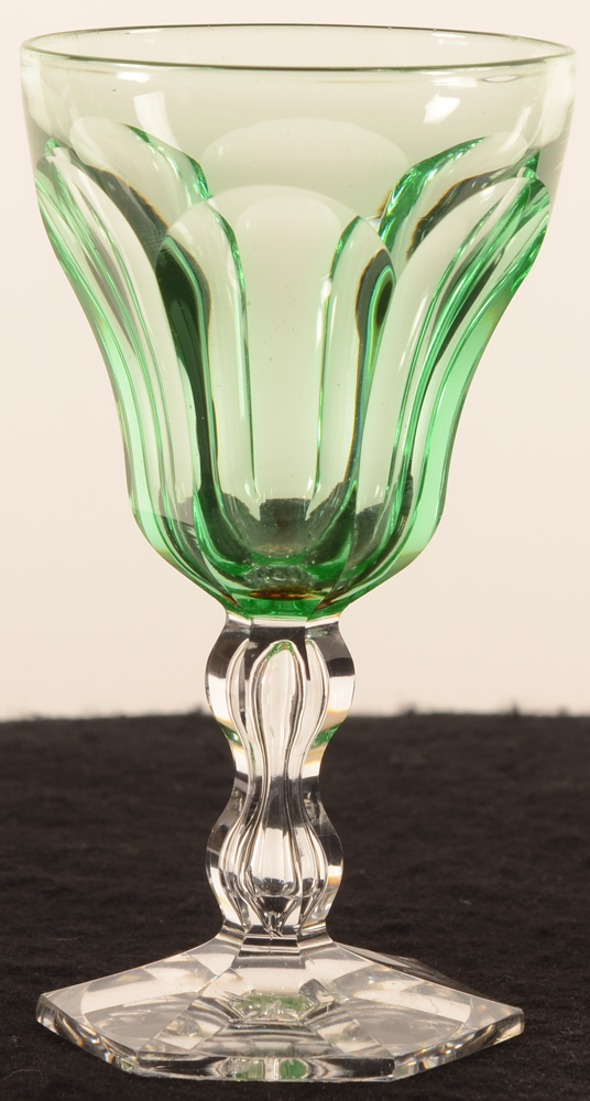 Val Saint-Lambert Lalaing green urane 122 — Val St-Lambert, modele Lalaing, verre en cristal vert urane, hauteur 122 mm