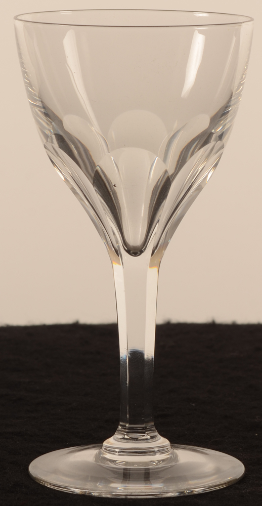 Val Saint-Lambert, model Nestor cotes plates, crystal wine glass, height 136 mm (quantity: available — Val St-Lambert, modele Nestor cotes plates, verre en cristal, hauteur 136 mm