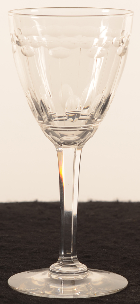 Val Saint-Lambert, model Nestor taille ecaille et olive 139 — Val St-Lambert, modele Nestor taille ecaille et olive, verre en cristal, hauteur 139 mm