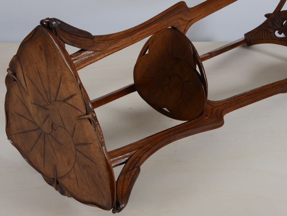 A French art nouveau walnut pedestal 'water lilies and dragonflies' — Detail of the water lilies top