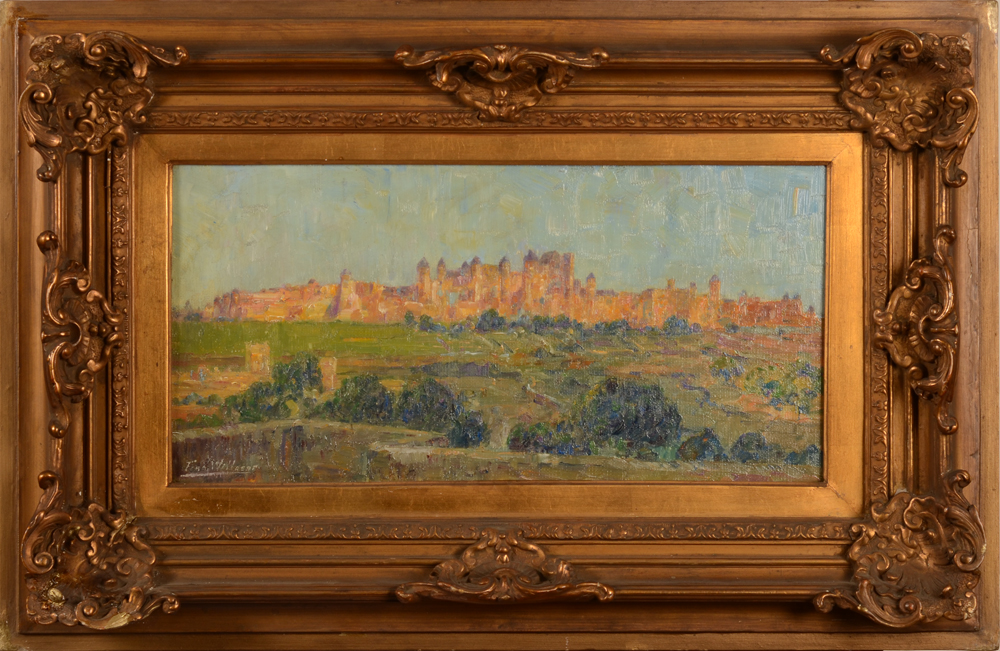 Ferdinand Willaert — Vue sur Carcasonne, vers 1913, huile sur toile signée dans un cadre de style L XV