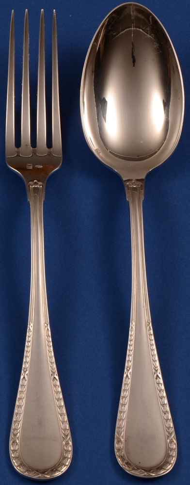 Wolfers 219 L XVI Laurier — Wolfers Freres, zilveren vork en lepel, verkrijgbaar per stuk of in serie.