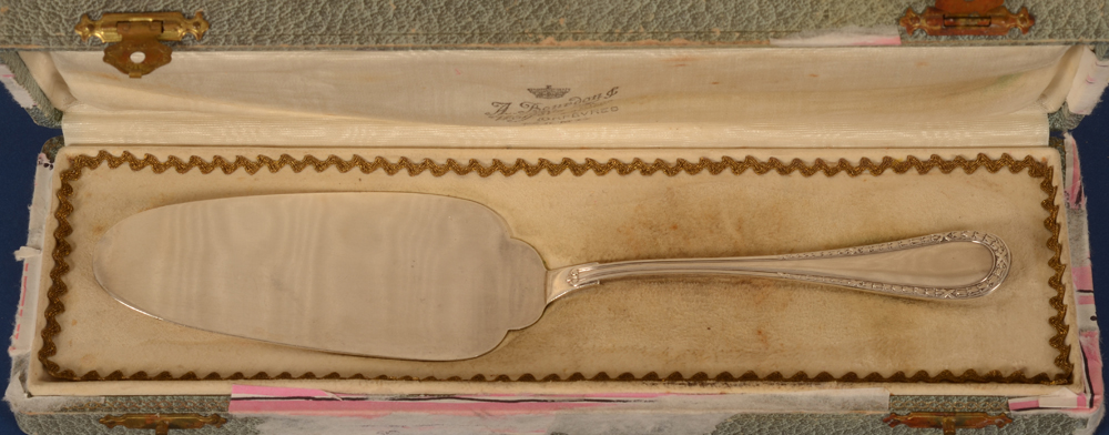Wolfers Frères Model 219 Cake Server — In the original box