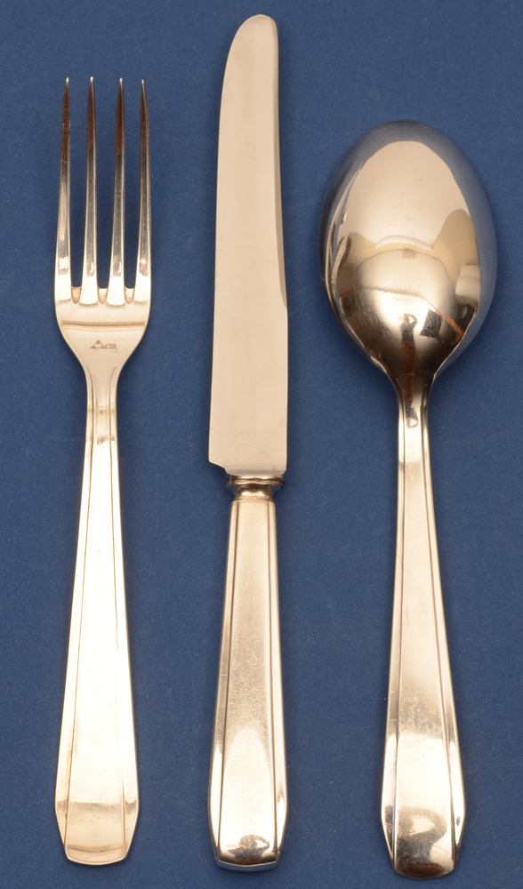 Wolfers Frères Chambord model — <p>Hors d'oeuvre or entrée cutlery, for 12 settings<br></p>