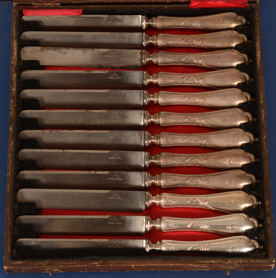 Wolfers Frères — The knives in their original box