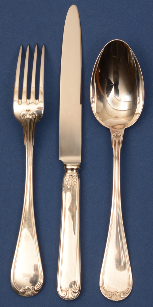 Wolfers Frères S.A. — <p>Large fork, large spoon and knife in silver, alloy 835/1000</p>