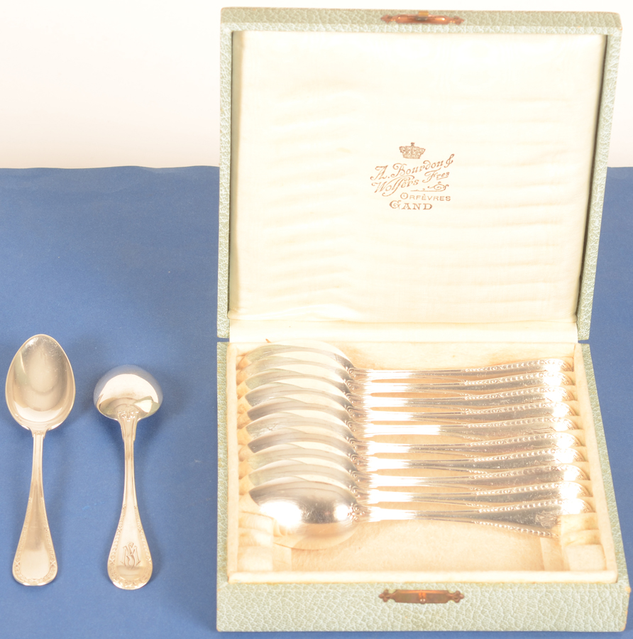 Wolfers Freres 219 L XVI laurier — The spoons and their original box
