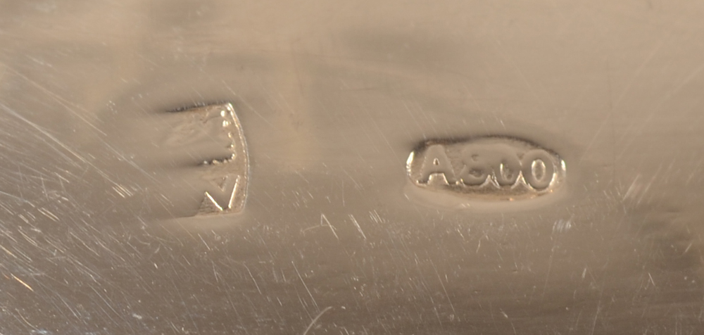 Wolfers Frères — Makers mark and alloy mark for 800/1000 on the strainer