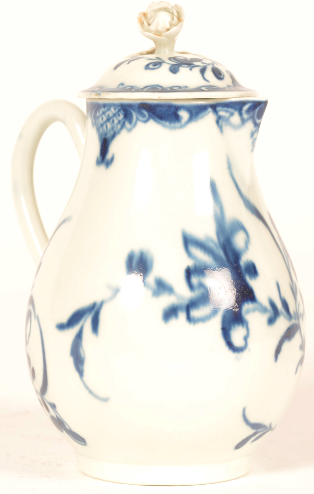 Worcester 18th century porcelain cream pitcher with lid — Verseuse porcelaine de Worcester 18ieme