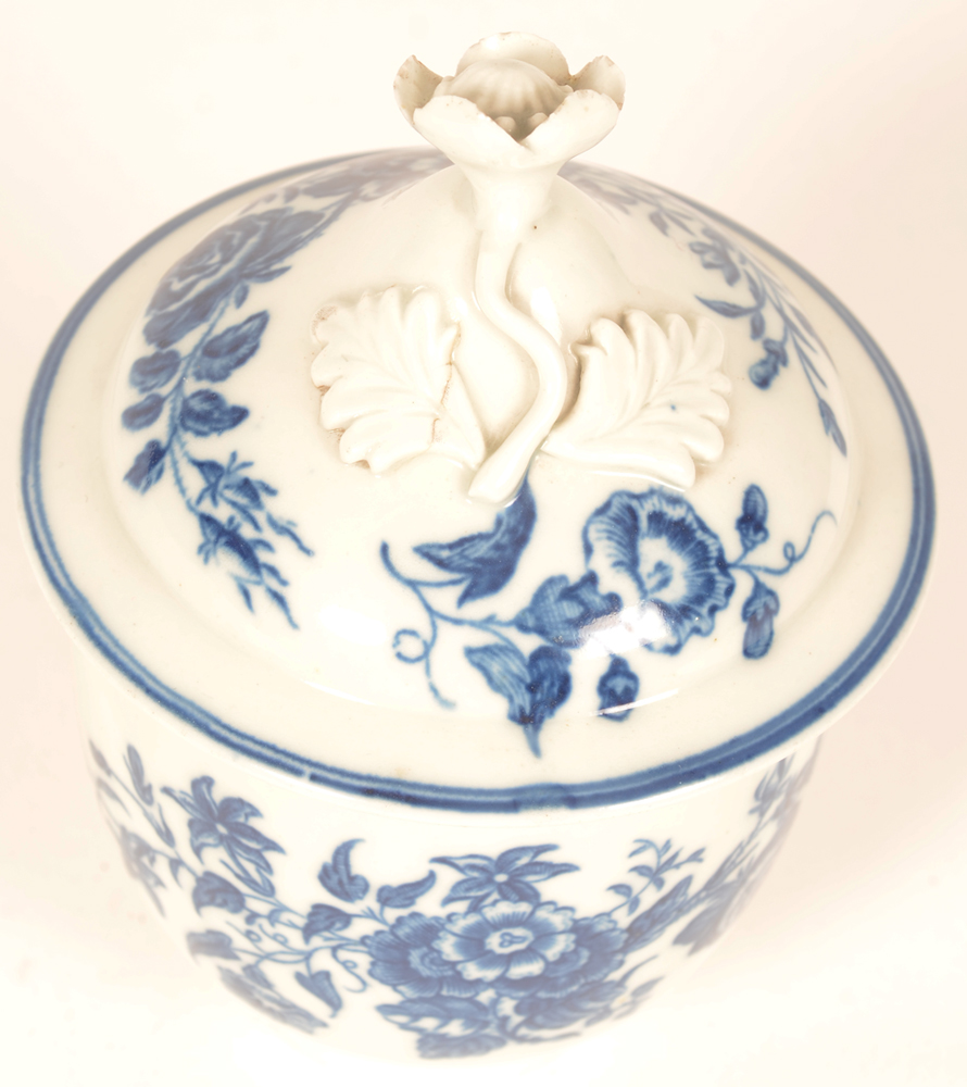 Worcester porcelain sugar bowl — 18th century transfer printed leafy sprays and flowers in underglaze blue