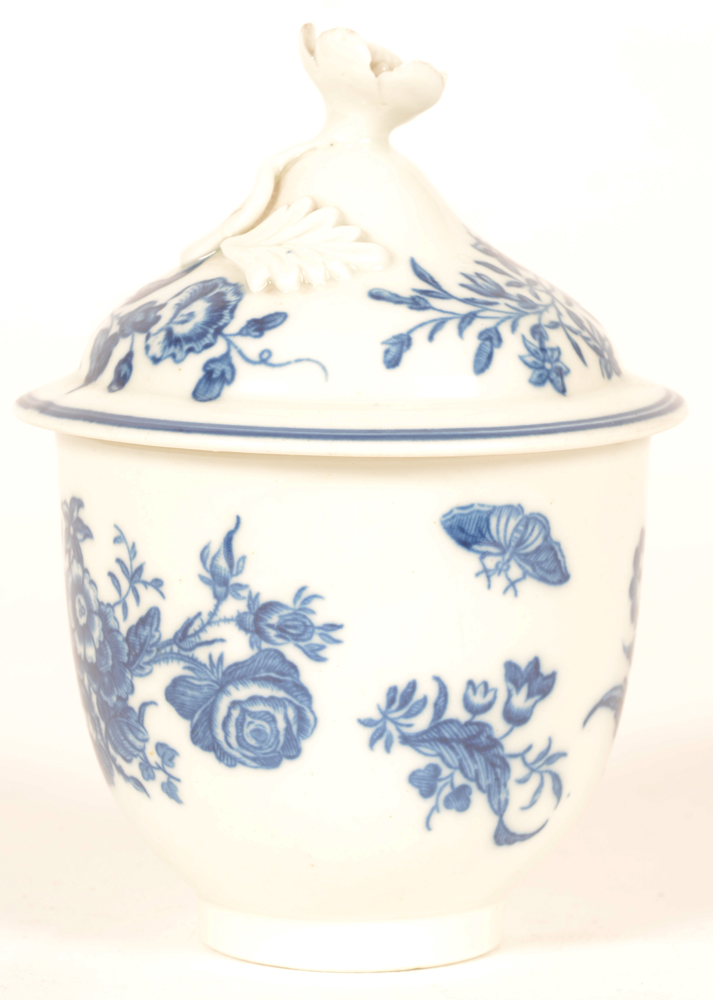 18th century Worcester  porcelain sugar bowl — sucrier en porcelaine de Worcester 18ieme siècle