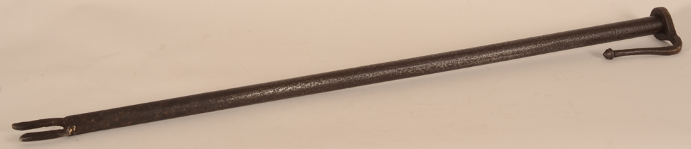 wrought iron blowpipe — Une sarbacane en fer forgé, probablement 19e