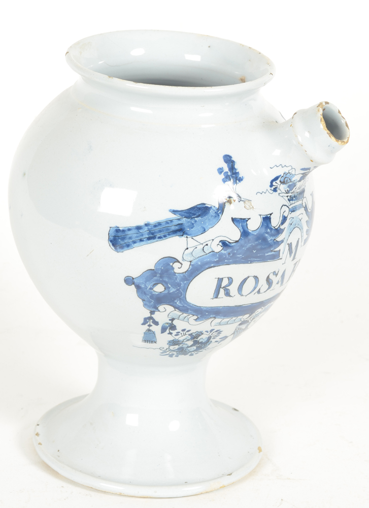 Delft Rosarum syrup jug — Side view of the jug