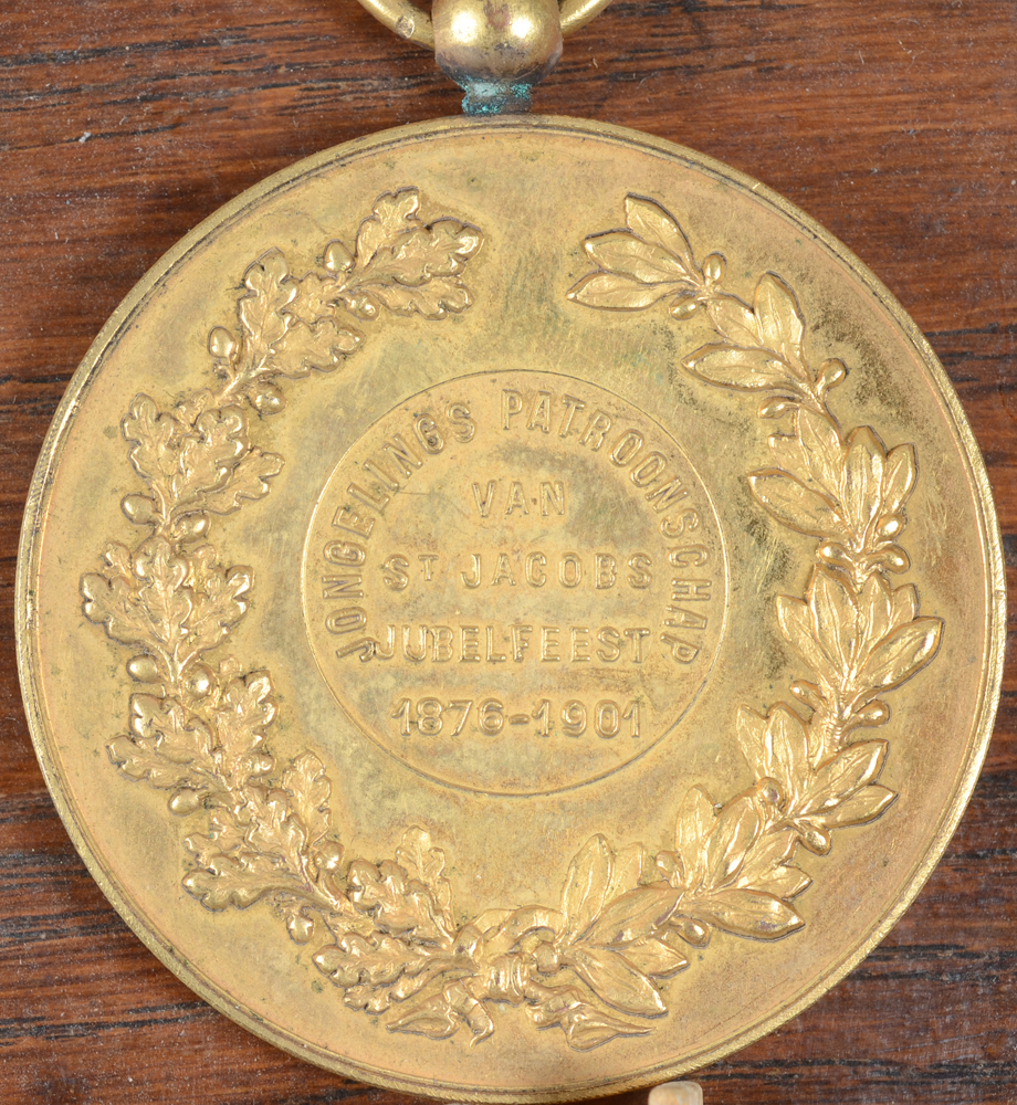 A gilt bronze medallion of Jakob (Jacques) van Artevelde — The backside with inscription and date