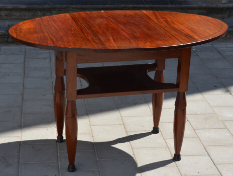 Charles Van Beerleire - La Flandre (att.) an occasional art deco table in mahogany
