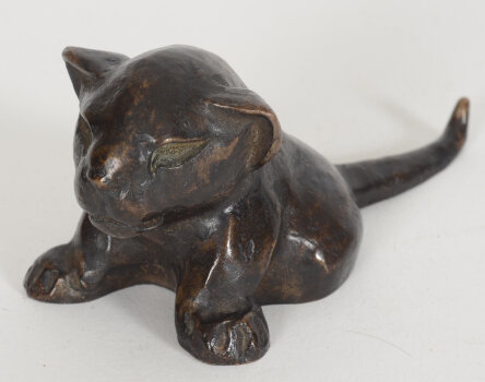 Arthur Klingler, a bronze sculpture of a lion cub