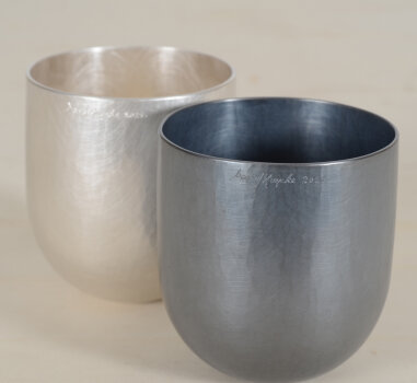 David Huycke Bolinder 999, a unique pair of beakers in Fine Silver, signed by the artist and dated 2021