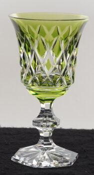 Val Saint-Lambert, Metternich, taille fantaisie, a cut crystal wine glass in green and white
