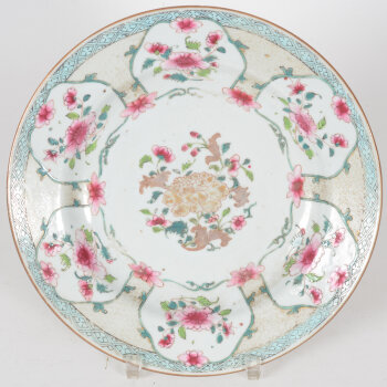 A delicately decorated Famille Rose plate