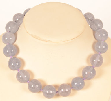 1930s lavender necklace