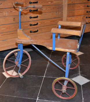 Torck (Deinze) a vintage metal and wood tricycle