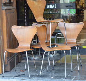 A set of 5 plywood butterfly chairs, 1960's
