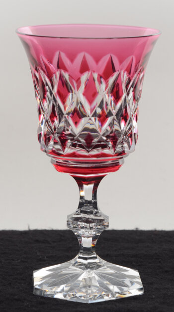 Val Saint-Lambert, Metternich, taille fantaisie, a cut red and white cristal wine glass