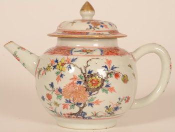 Chinese porcelain 18th century teapot