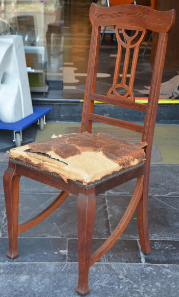F. De Deyne (Gand) 6 early art nouveau chairs in mahogany