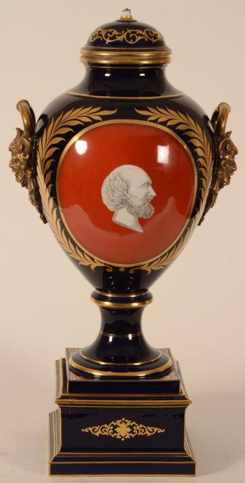 Porcelain vase with Asclepios portrait