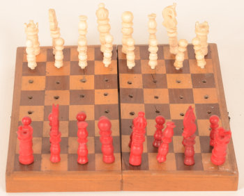 Travel chess set
