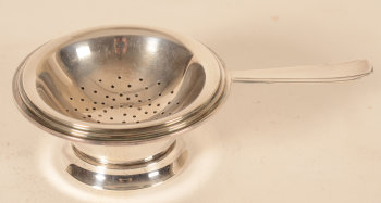 Wolfers Frères silver tea strainer